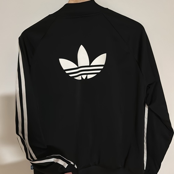 Adidas jacket (wowen sizing ) large - Picture 3 of 3